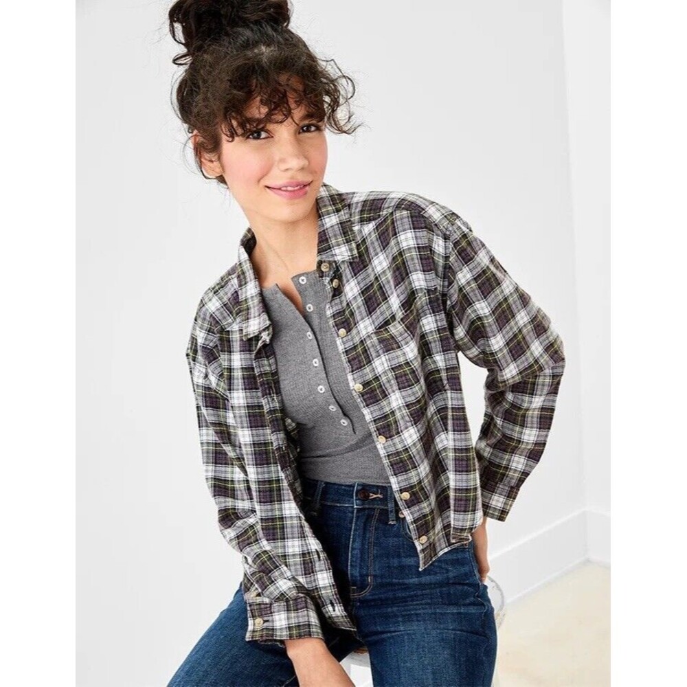 NWT American Eagle Cozy Cabin Cropped Flannel Green Button Down Shirt Sz. Medium